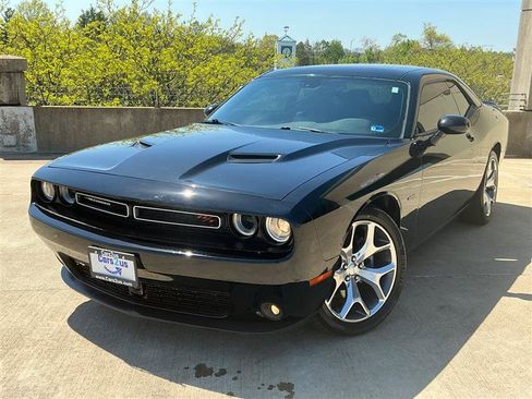 Used 2015 Dodge Challenger R/T Plus image 2