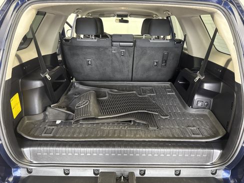 Used 2017 Toyota 4Runner SR5 AWD/4WD image 20