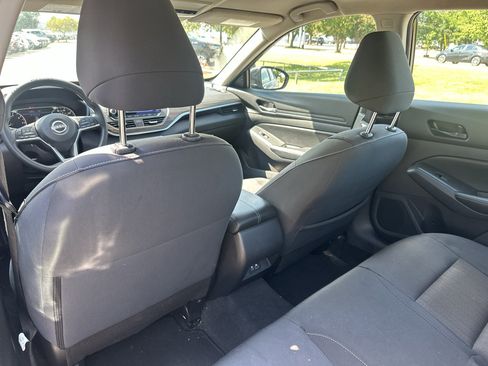 Used 2025 Nissan Altima 2.5 SV FWD image 16