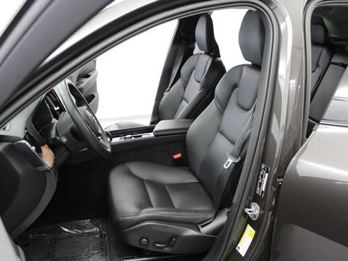 Used 2023 Volvo XC60 B5 Plus w/ Protection Package Premier AWD/4WD image 13