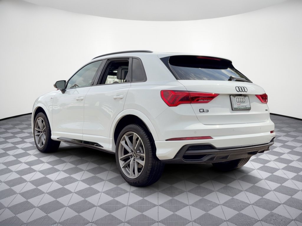 Certified 2024 Audi Q3 2.0T Premium w/ Convenience Package AWD/4WD image 3