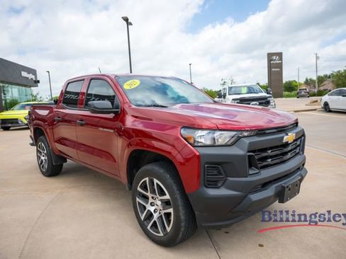 Used 2025 Chevrolet Colorado W/T w/ Advanced Trailering Package AWD/4WD image 7