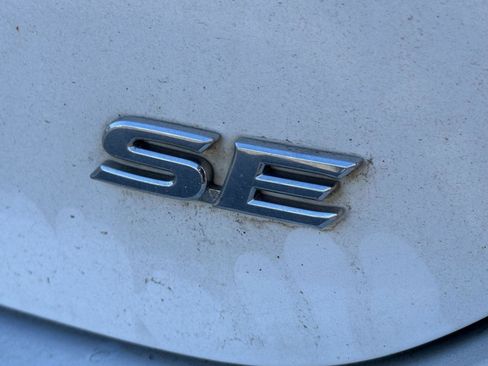 Used 2019 Toyota Camry SE image 10