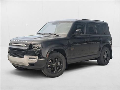 Used 2025 Land Rover Defender 110 S image 1