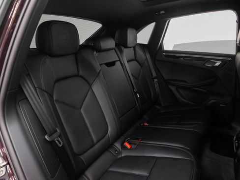 Used 2025 Porsche Macan image 23