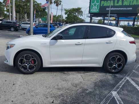 Used 2022 Alfa Romeo Stelvio Veloce AWD/4WD image 4