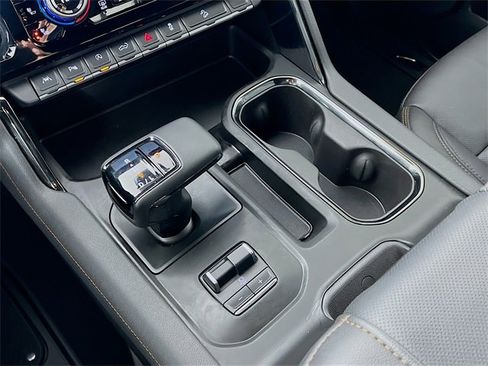 Used 2025 GMC Sierra 1500 AT4 w/ AT4 Premium Package image 23