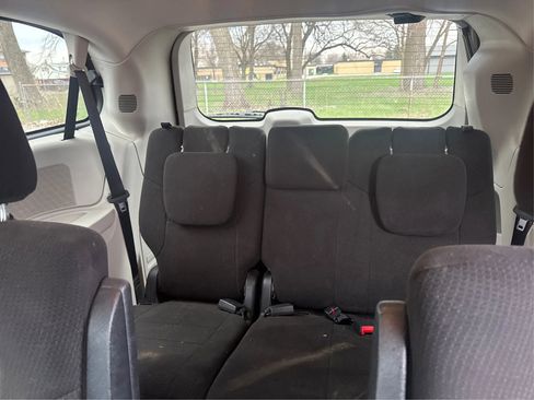 Used 2012 Dodge Grand Caravan SXT w/ UConnect Hands-Free Group FWD image 30