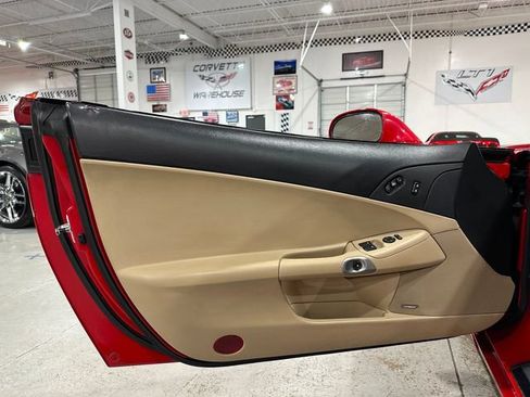 Used 2007 Chevrolet Corvette Coupe w/ Preferred Equipment Group RWD image 15
