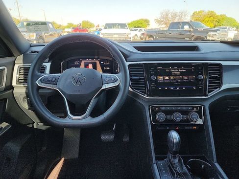 Used 2022 Volkswagen Atlas Cross Sport SEL AWD/4WD image 6
