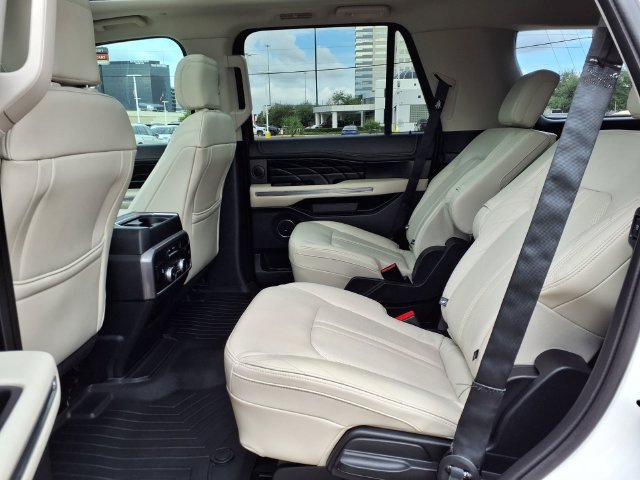 Used 2018 Ford Expedition Platinum RWD image 5