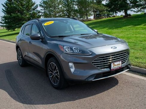 Used 2022 Ford Escape Titanium w/ Class II Trailer Tow Package image 8