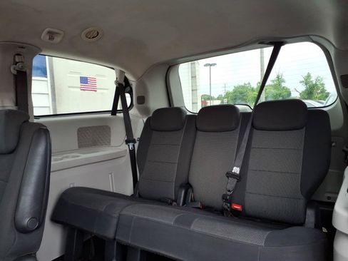 Used 2009 Dodge Grand Caravan SE w/ Climate Group FWD image 9