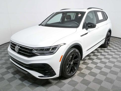 Used 2024 Volkswagen Tiguan SE R-Line image 36