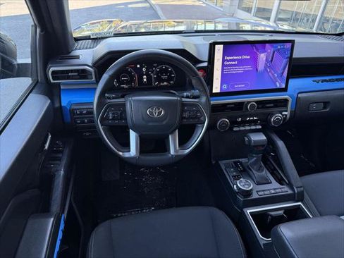 Certified 2025 Toyota Tacoma TRD Off-Road AWD/4WD image 15