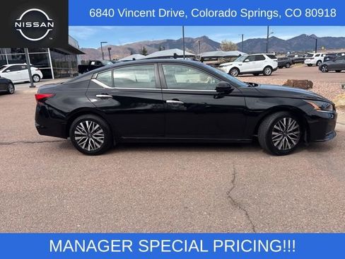 Used 2023 Nissan Altima 2.5 SV FWD image 11