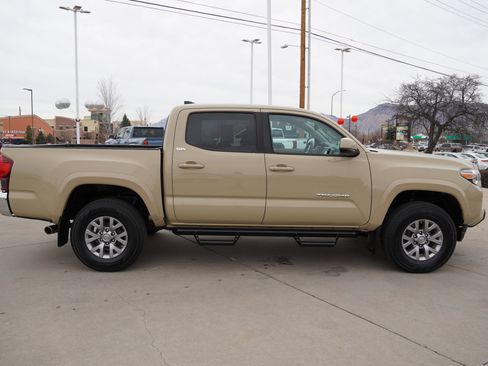 Certified 2018 Toyota Tacoma SR5 image 10
