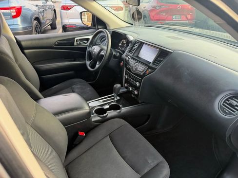 Used 2020 Nissan Pathfinder S image 23