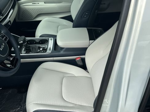 New 2026 Kia Carnival SX Prestige FWD image 17