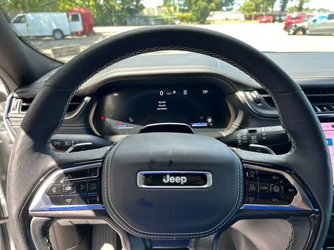 Used 2025 Jeep Grand Cherokee L Overland w/ Advanced Protech Group III image 15