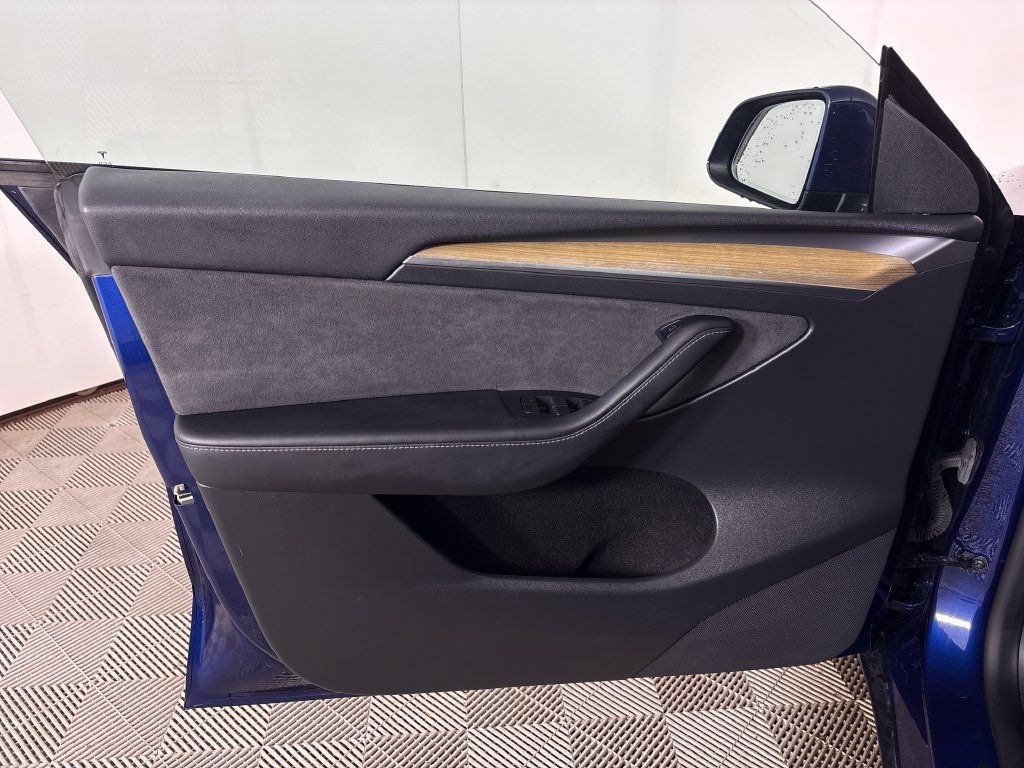 Used 2023 Tesla Model Y Long Range AWD/4WD image 16