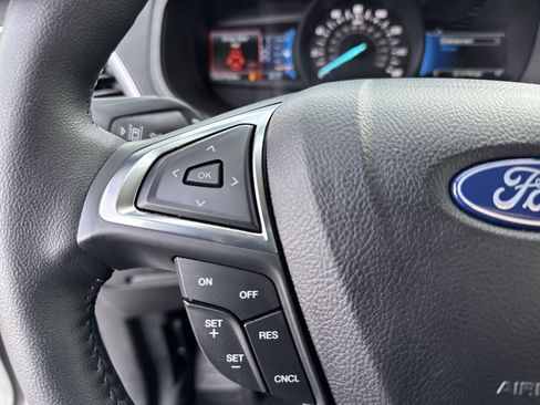 Used 2024 Ford Edge SEL image 30