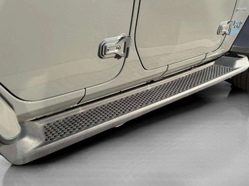 Used 2021 Jeep Wrangler Unlimited Sahara image 35