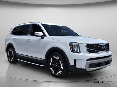 Certified 2023 Kia Telluride S w/ S Sunroof Package AWD/4WD image 9