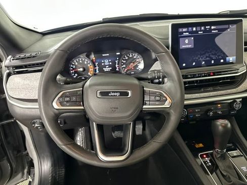 Used 2023 Jeep Compass Latitude AWD/4WD image 14