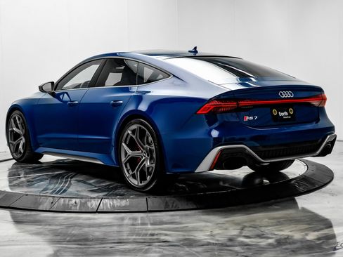 Used 2024 Audi RS 7 Performance w/ Executive Package image 9