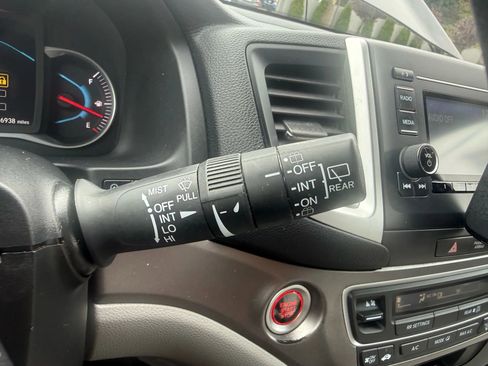 Used 2019 Honda Pilot LX image 23