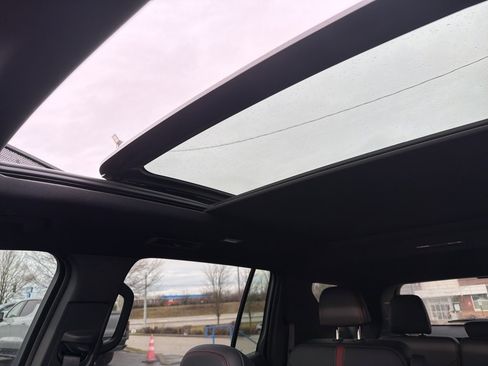 Used 2025 Chevrolet Traverse RS w/ LPO, Floor Liner Package image 15