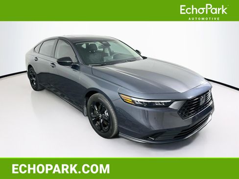 Used 2025 Honda Accord SE image 1
