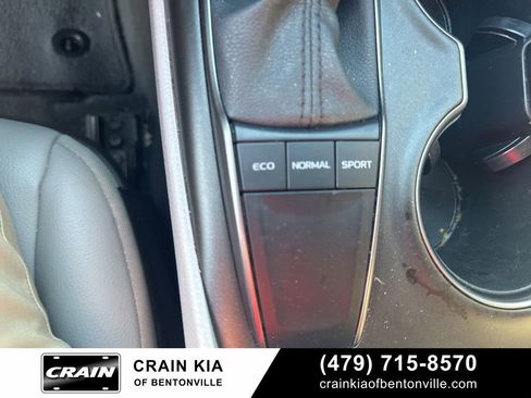 Used 2022 Toyota Camry SE image 34