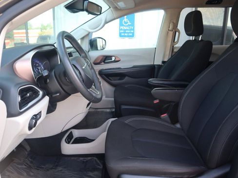 Used 2023 Chrysler Voyager LX FWD image 56