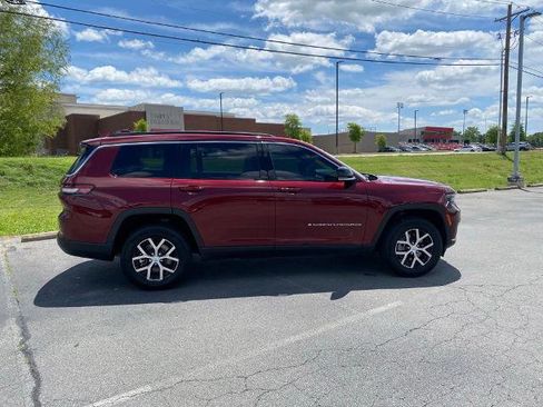 Used 2024 Jeep Grand Cherokee L Limited AWD/4WD image 6