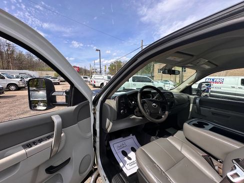 Used 2013 Chevrolet Silverado 3500 W/T w/ Snow Plow Prep Package image 11