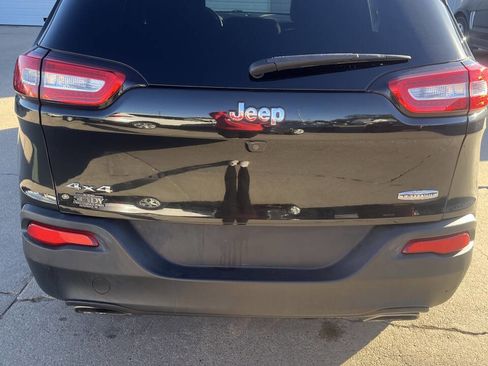 Used 2015 Jeep Cherokee Latitude w/ Cold Weather Group image 8