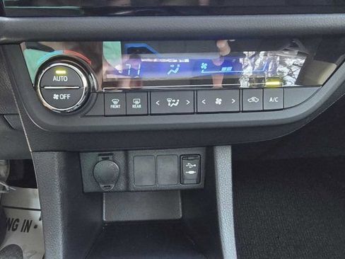 Used 2016 Toyota Corolla S image 22