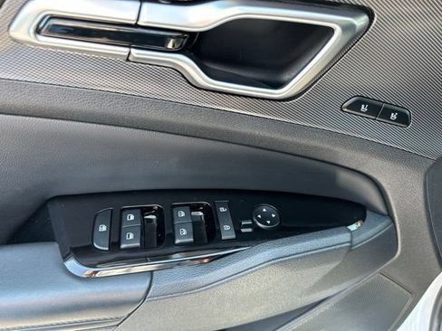 Used 2024 Kia Sportage SX AWD/4WD image 4