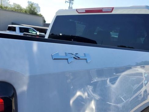 New 2026 GMC Sierra 1500 Elevation image 9