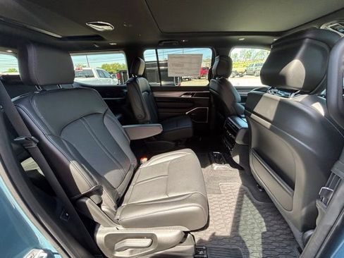 New 2026 Jeep Grand Wagoneer 4WD image 9
