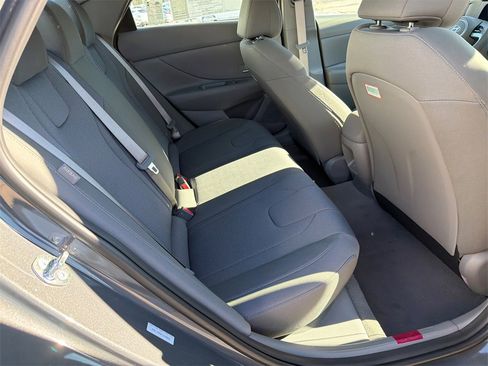 New 2026 Hyundai Elantra SE image 15