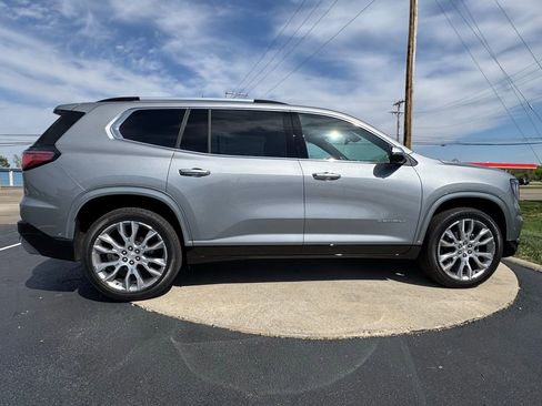 Used 2025 GMC Acadia Denali w/ Super Cruise Package FWD image 8