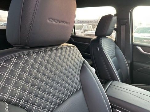 Used 2025 GMC Acadia Denali w/ Super Cruise Package image 19