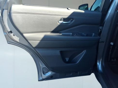 New 2026 Nissan Pathfinder Platinum image 24