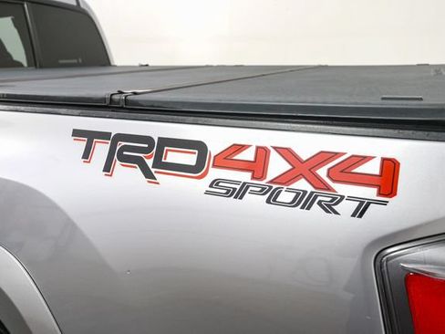 Used 2021 Toyota Tacoma TRD Sport w/ TRD Premium Sport Package AWD/4WD image 8