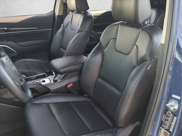 Used 2025 Kia Telluride S FWD image 17
