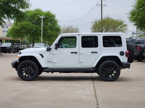 Certified 2023 Jeep Wrangler Unlimited Sahara w/ Cold Weather Group image 4