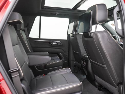 Used 2025 Chevrolet Tahoe Premier AWD/4WD image 14